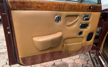 Rolls-Royce-Silver-Shadow-1980-Sedan-2