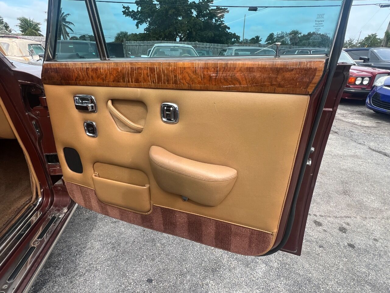 Rolls-Royce-Silver-Shadow-1980-Sedan-20
