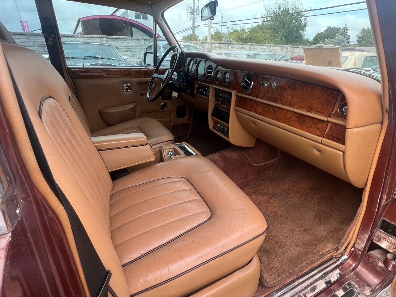 Rolls-Royce-Silver-Shadow-1980-Sedan-21