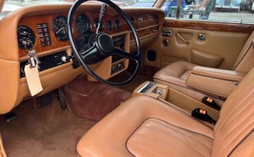 Rolls-Royce-Silver-Shadow-1980-Sedan-3