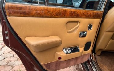 Rolls-Royce-Silver-Shadow-1980-Sedan-5
