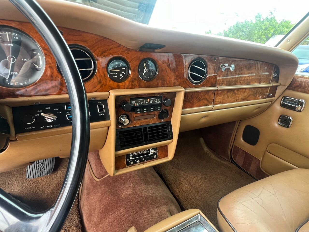 Rolls-Royce-Silver-Shadow-1980-Sedan-9