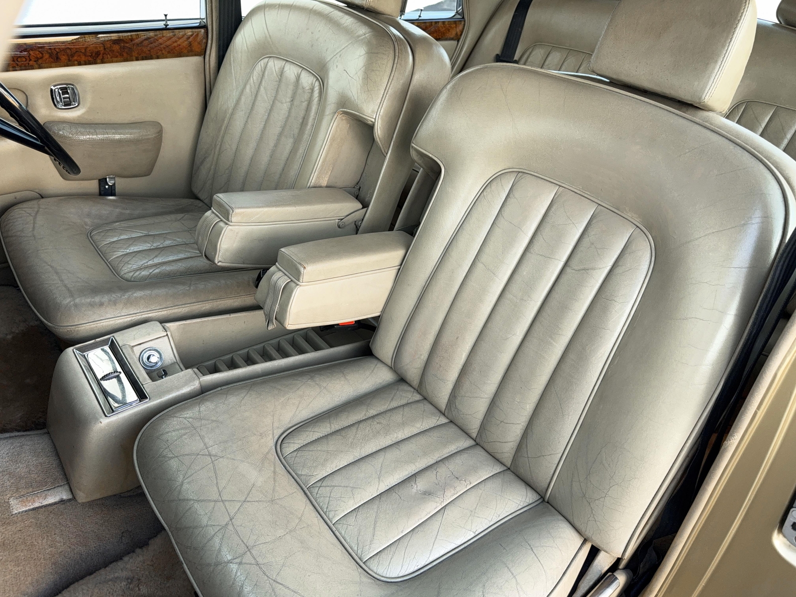 Rolls-Royce-Silver-Shadow-II-1978-27