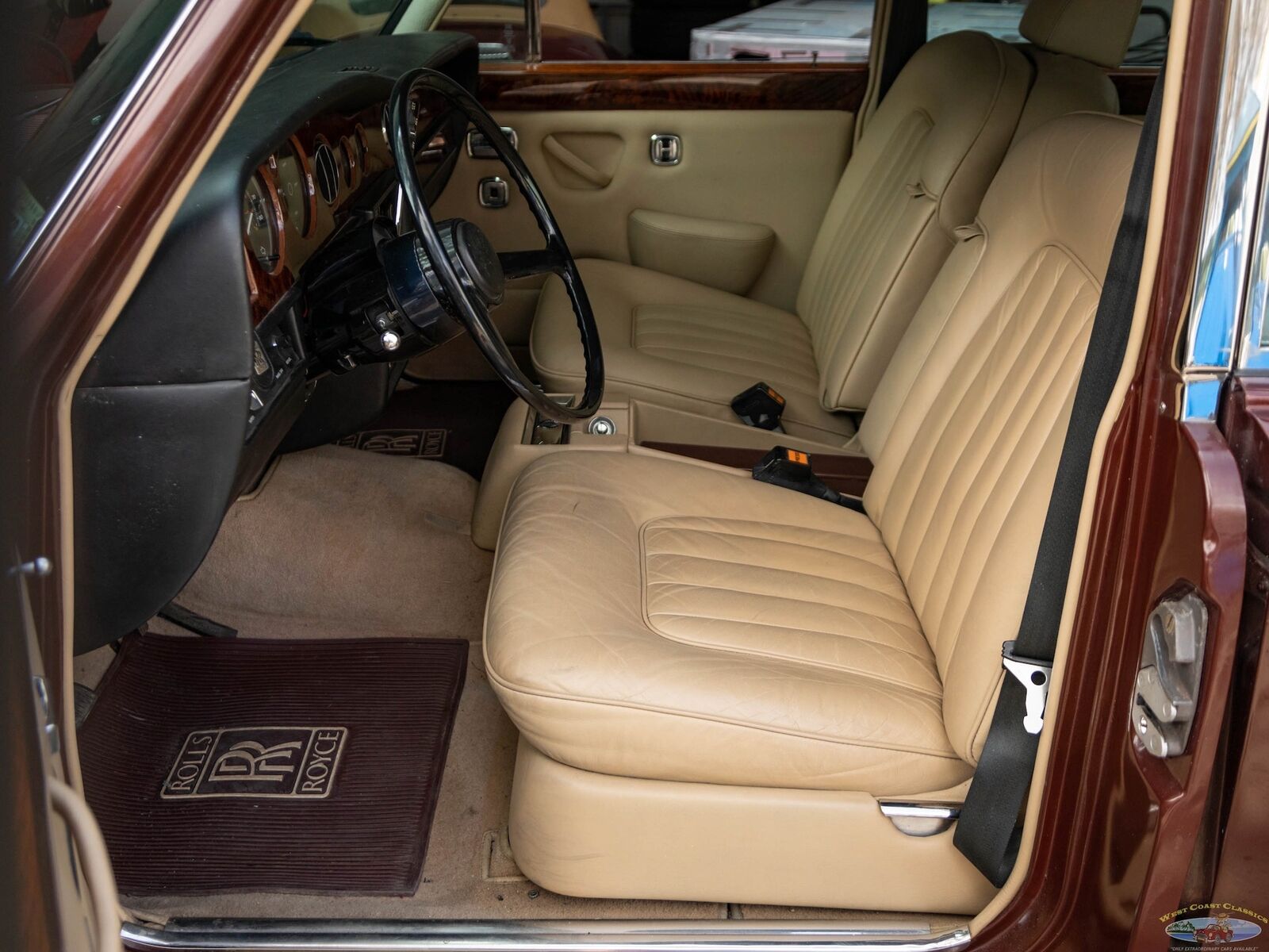 Rolls-Royce-Silver-Shadow-II-1979-4-Door-Sedan-24