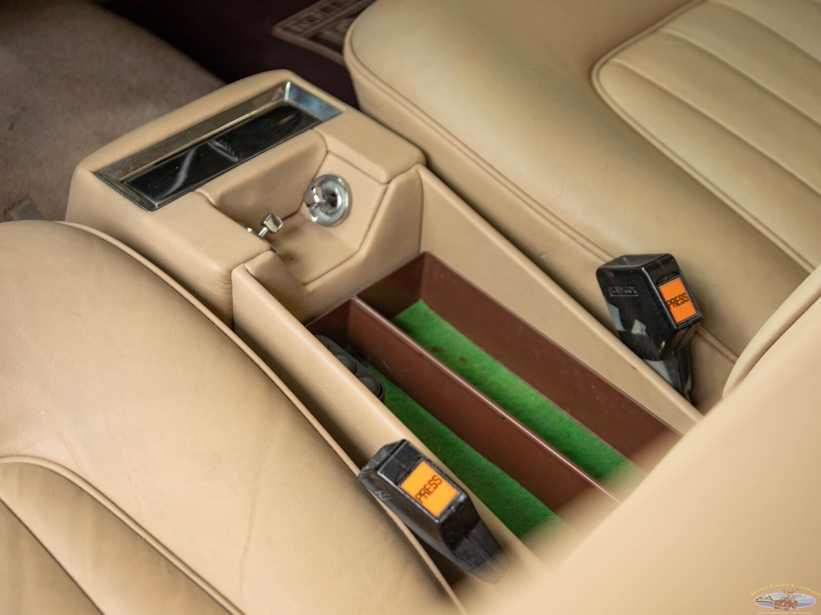 Rolls-Royce-Silver-Shadow-II-1979-4-Door-Sedan-27