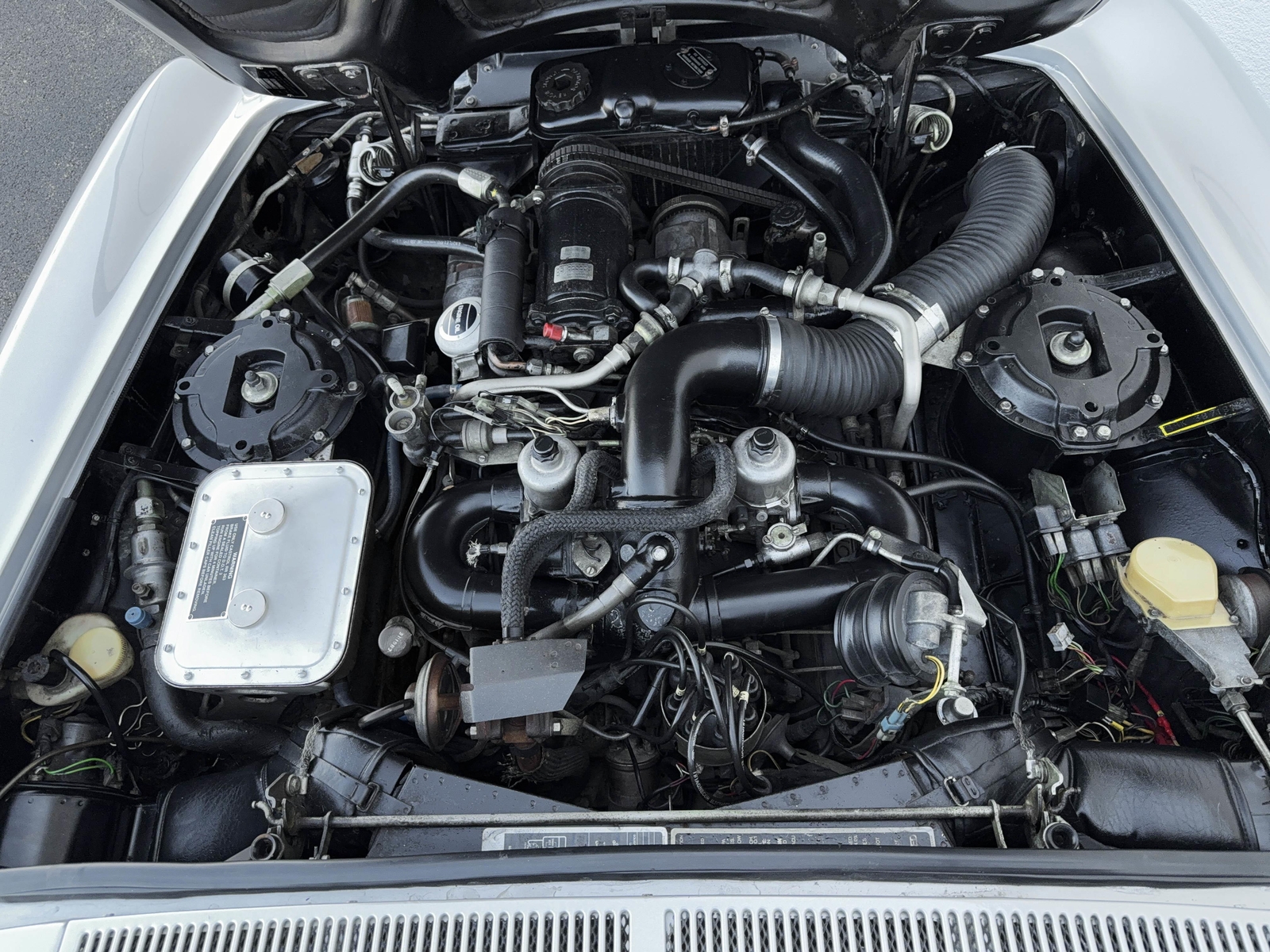 Rolls-Royce-Silver-Shadow-II-1979-Sedan-32