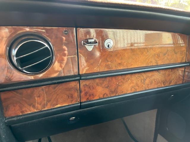 Rolls-Royce-Silver-Shadowii-1979-Sedan-24