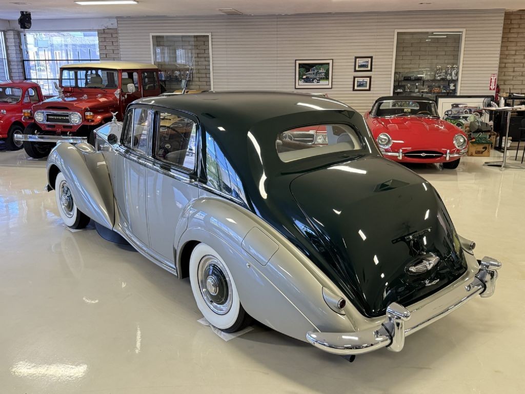 Rolls-Royce-Silver-SpiritSpurDawn-1953-Saloon-Sedan-18