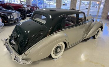 Rolls-Royce-Silver-SpiritSpurDawn-1953-Saloon-Sedan-22