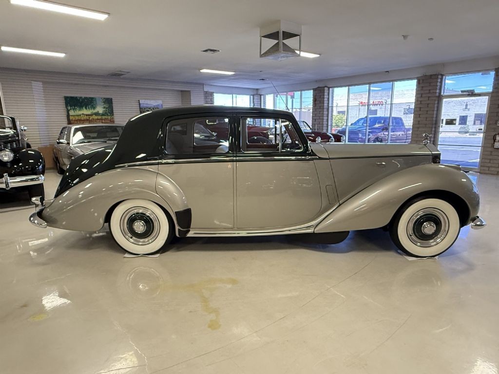 Rolls-Royce-Silver-SpiritSpurDawn-1953-Saloon-Sedan-24