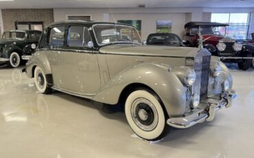 Rolls-Royce-Silver-SpiritSpurDawn-1953-Saloon-Sedan-26