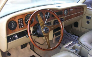 Rolls-Royce-Silver-SpiritSpurDawn-1981-Sedan-10