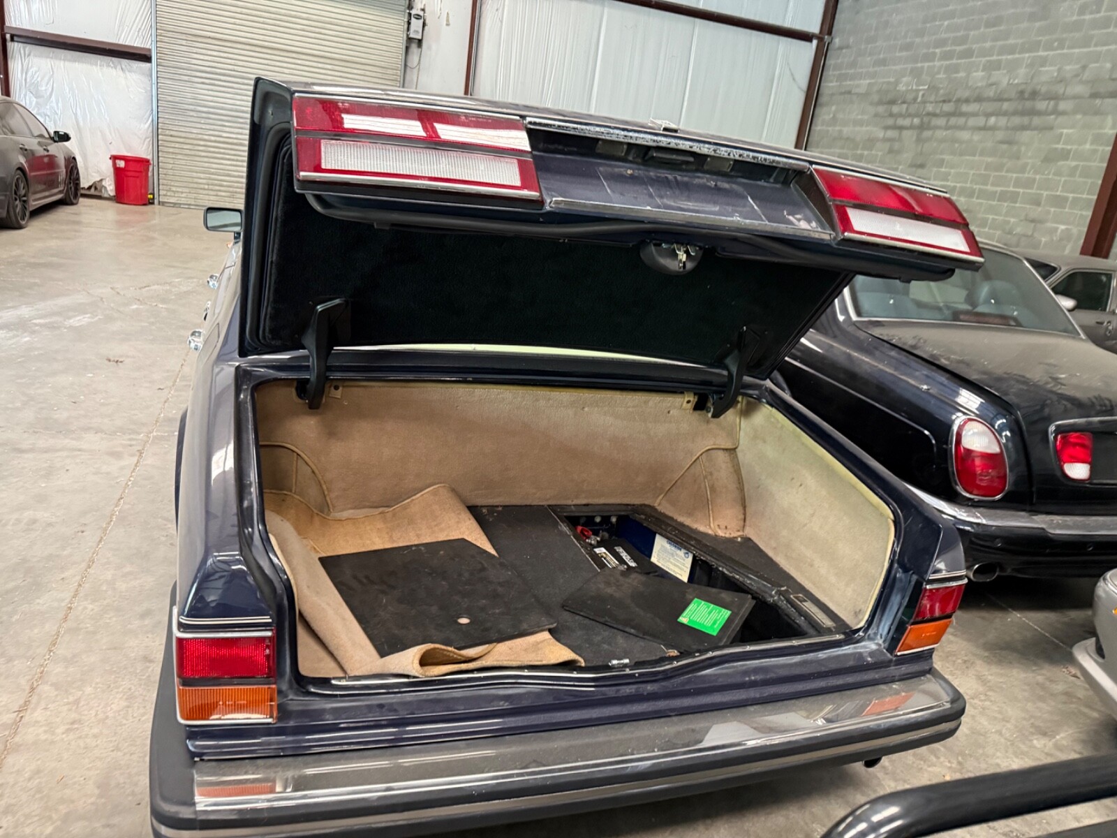 Rolls-Royce-Silver-SpiritSpurDawn-1982-Sedan-3