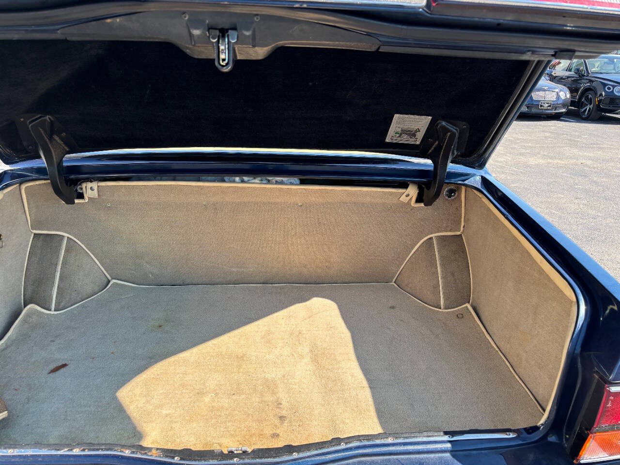Rolls-Royce-Silver-SpiritSpurDawn-1985-Sedan-11