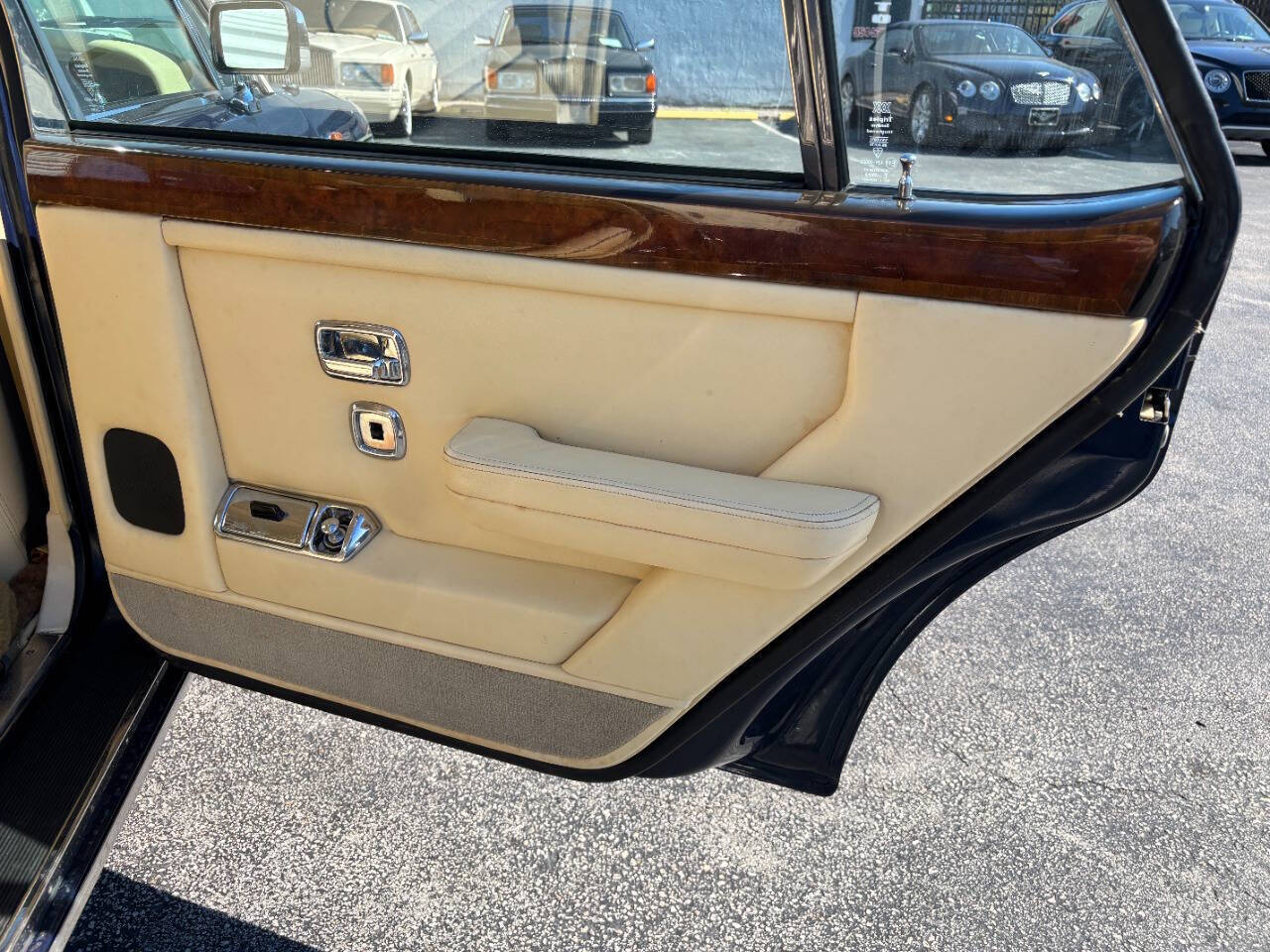 Rolls-Royce-Silver-SpiritSpurDawn-1985-Sedan-12