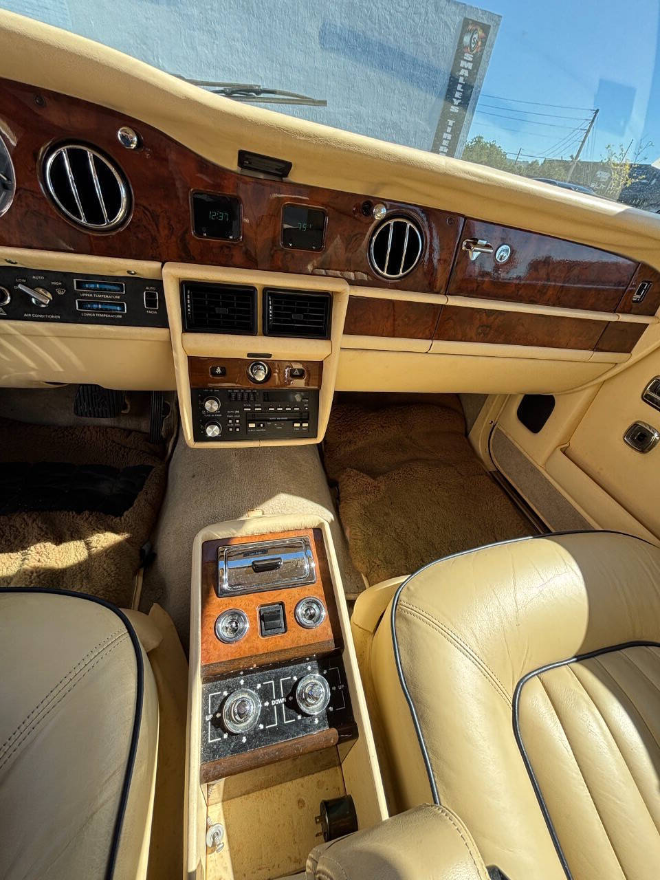 Rolls-Royce-Silver-SpiritSpurDawn-1985-Sedan-19