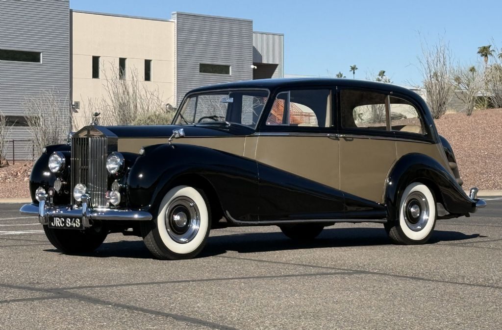 Rolls-Royce-Silver-Wraith-1956-Seven-Passenger-Limousine-1