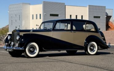 Rolls-Royce-Silver-Wraith-1956-Seven-Passenger-Limousine-2