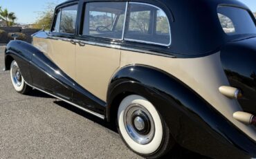 Rolls-Royce-Silver-Wraith-1956-Seven-Passenger-Limousine-24