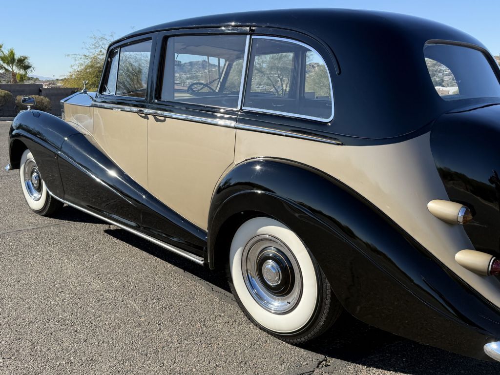 Rolls-Royce-Silver-Wraith-1956-Seven-Passenger-Limousine-24