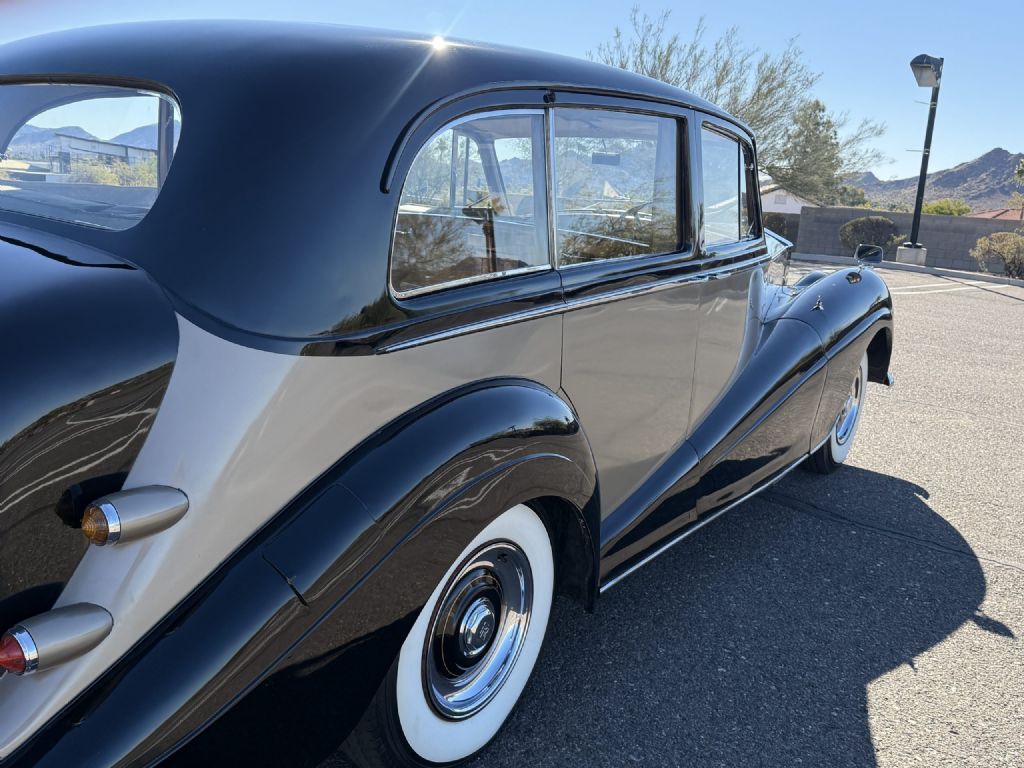 Rolls-Royce-Silver-Wraith-1956-Seven-Passenger-Limousine-25