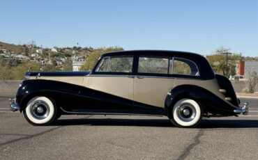 Rolls-Royce-Silver-Wraith-1956-Seven-Passenger-Limousine-3