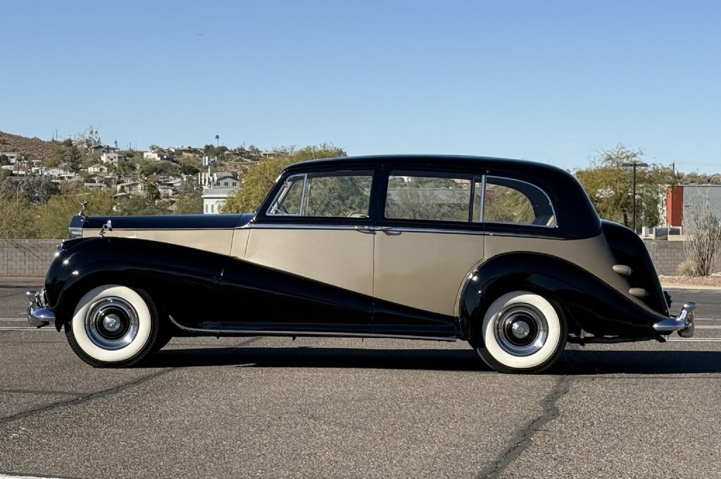 Rolls-Royce-Silver-Wraith-1956-Seven-Passenger-Limousine-3