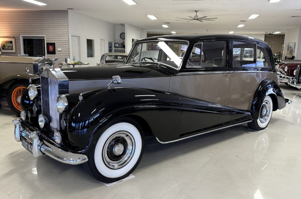 Rolls-Royce-Silver-Wraith-1956-Seven-Passenger-Limousine-37