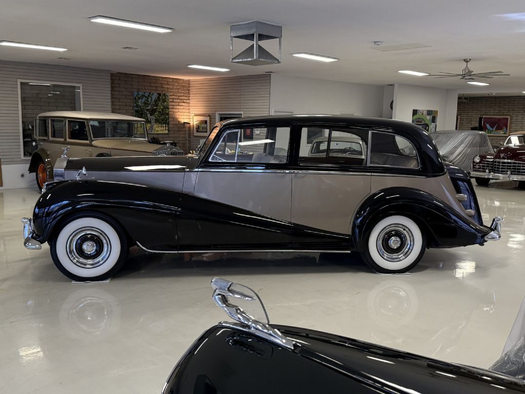 Rolls-Royce-Silver-Wraith-1956-Seven-Passenger-Limousine-38