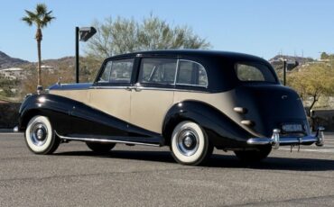 Rolls-Royce-Silver-Wraith-1956-Seven-Passenger-Limousine-4