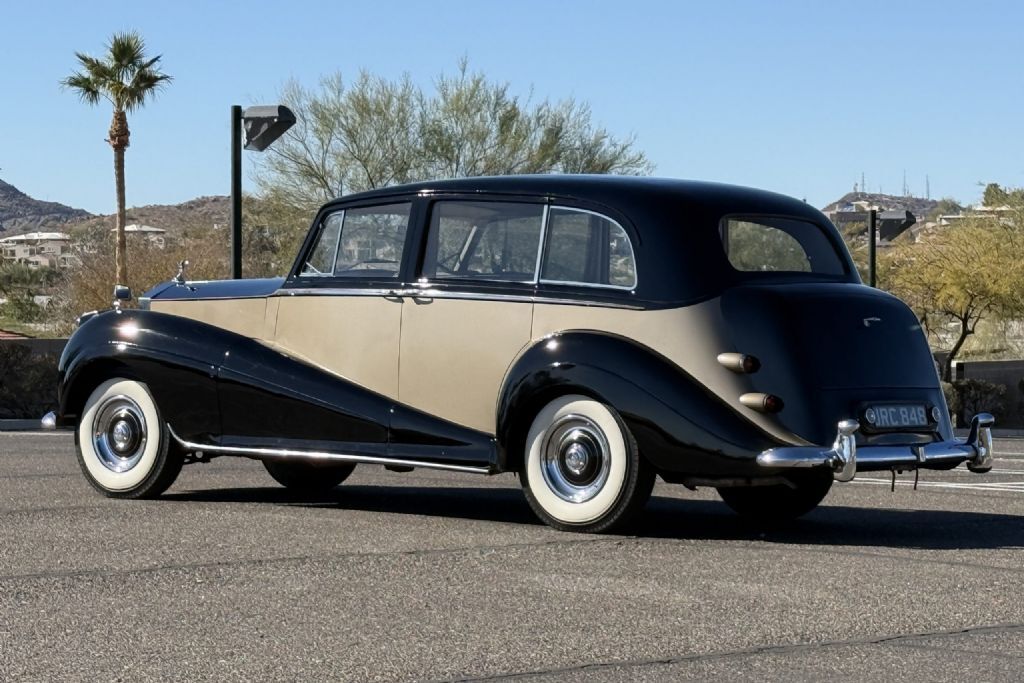 Rolls-Royce-Silver-Wraith-1956-Seven-Passenger-Limousine-4