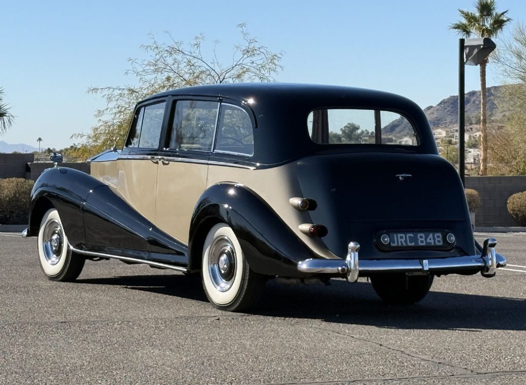 Rolls-Royce-Silver-Wraith-1956-Seven-Passenger-Limousine-5