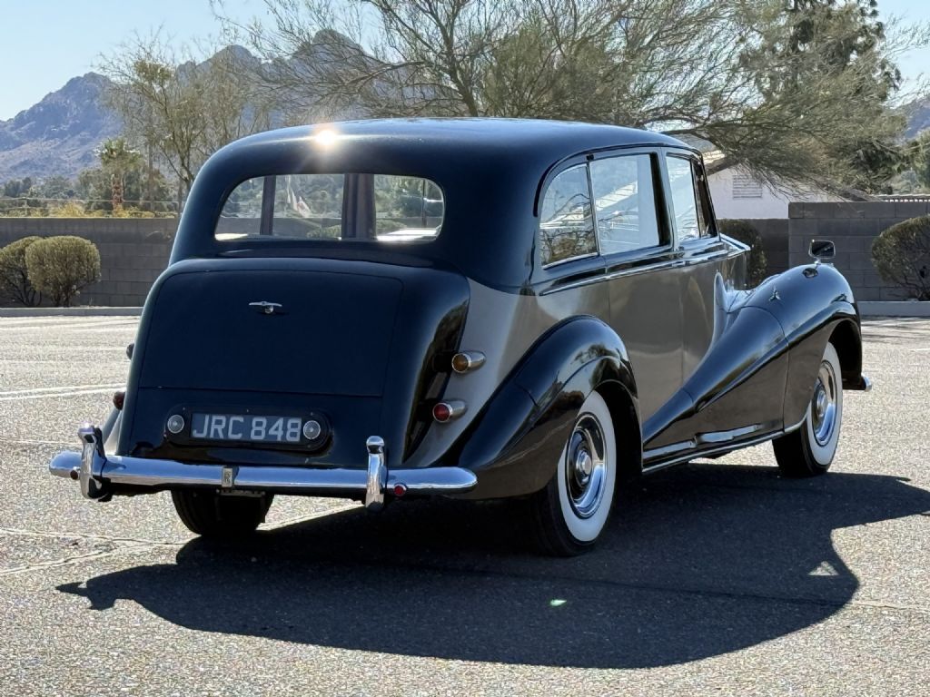 Rolls-Royce-Silver-Wraith-1956-Seven-Passenger-Limousine-7