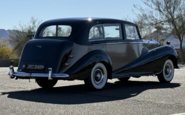 Rolls-Royce-Silver-Wraith-1956-Seven-Passenger-Limousine-8