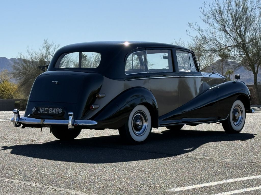 Rolls-Royce-Silver-Wraith-1956-Seven-Passenger-Limousine-8