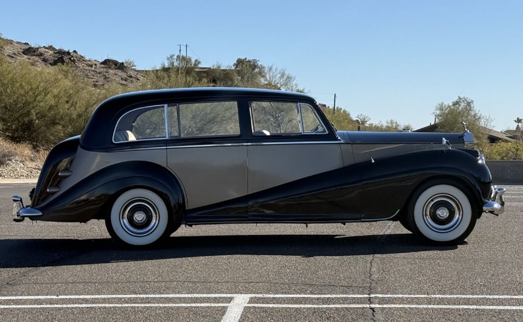 Rolls-Royce-Silver-Wraith-1956-Seven-Passenger-Limousine-9