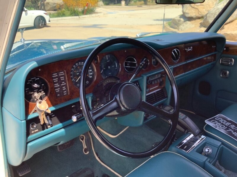 Rolls-Royce-Wraith-1978-Sedan-19