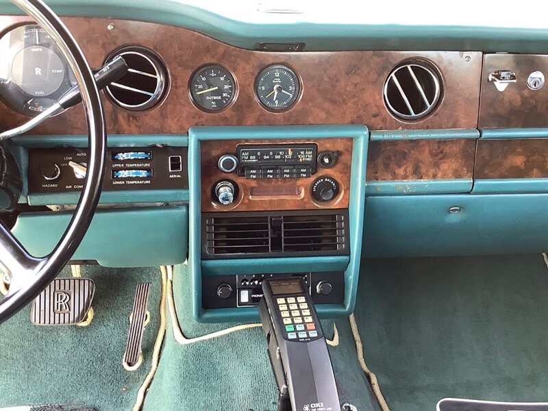 Rolls-Royce-Wraith-1978-Sedan-21