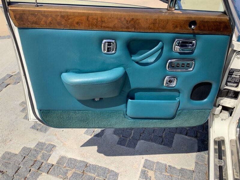 Rolls-Royce-Wraith-1978-Sedan-23