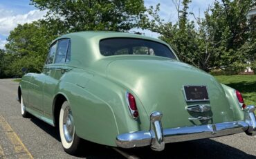 Rolls-Royce-silver-cloud-ii-1961-2