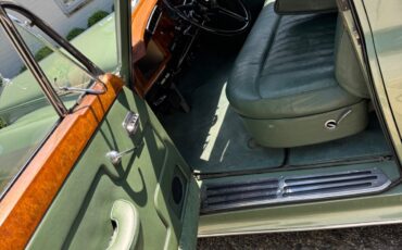 Rolls-Royce-silver-cloud-ii-1961-25