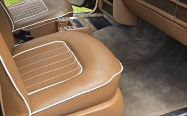 Rolls-royce-Silver-spur-1982-black-12