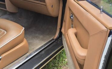 Rolls-royce-Silver-spur-1982-black-13