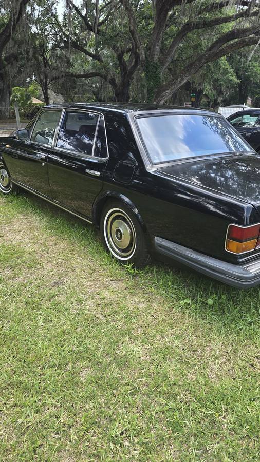 Rolls-royce-Silver-spur-1982-black-14