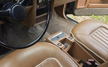 Rolls-royce-Silver-spur-1982-black-15