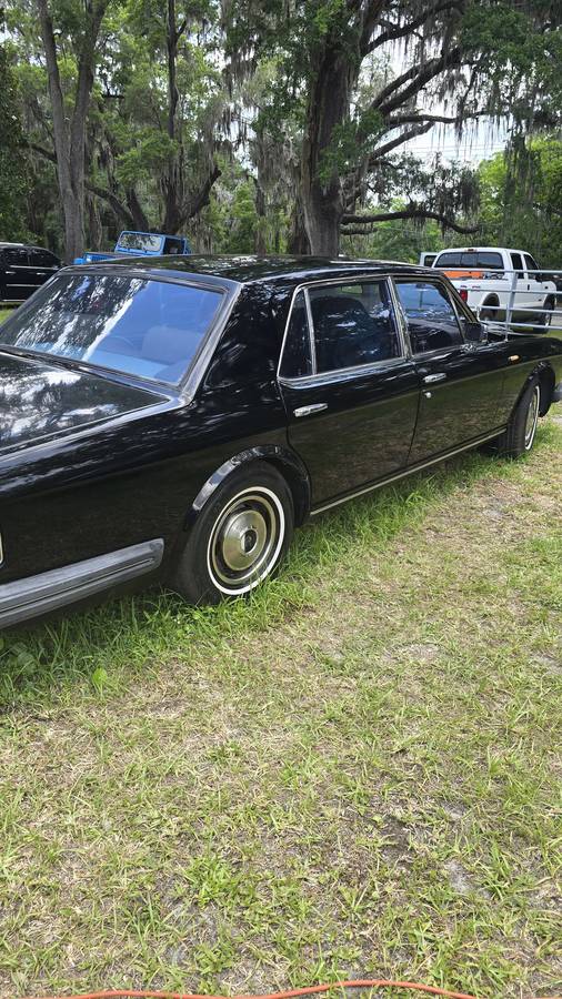 Rolls-royce-Silver-spur-1982-black-16