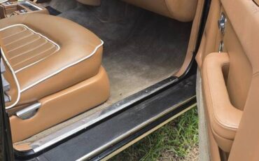 Rolls-royce-Silver-spur-1982-black-18