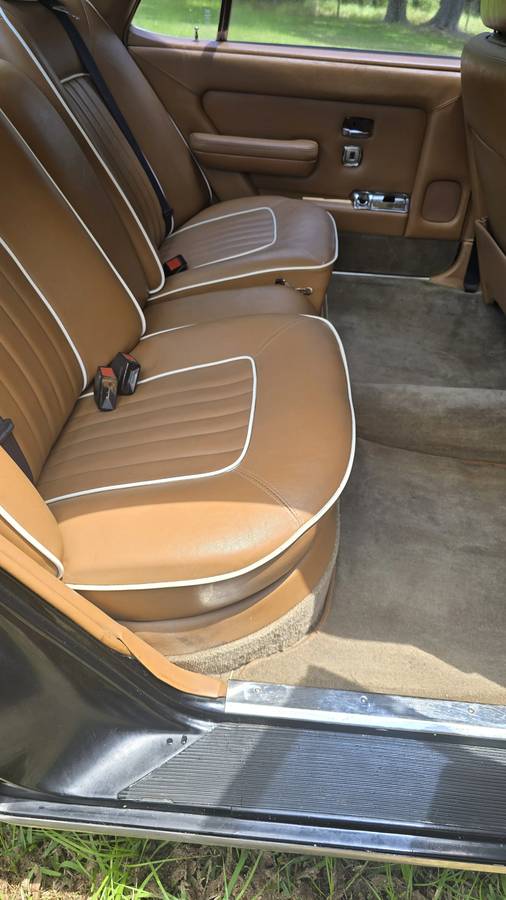 Rolls-royce-Silver-spur-1982-black-5