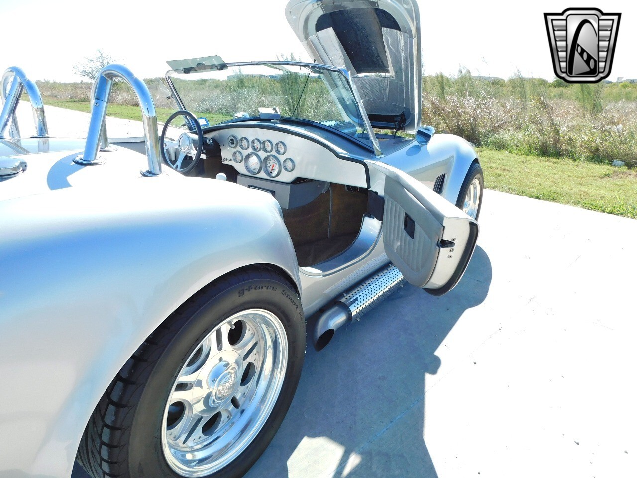 Shelby-Cobra-1964-Race-Car-2