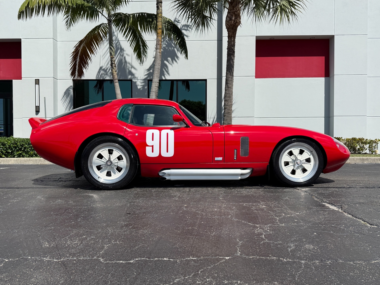 Shelby-Daytona-Coupe-Superformance-1965-2-Door-Coupe-2